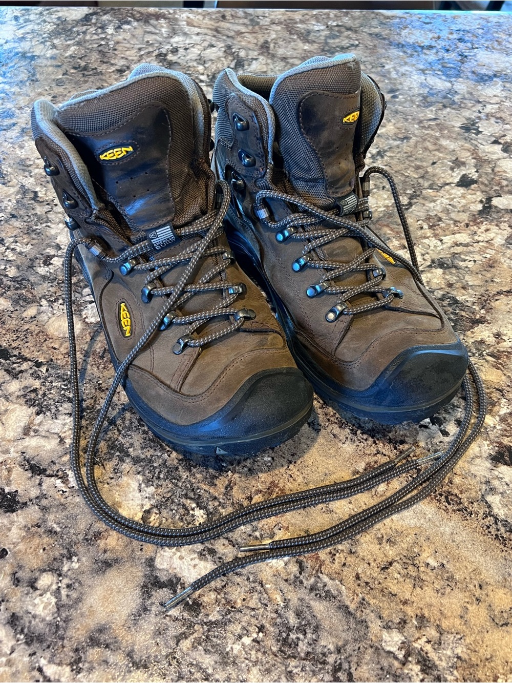 Keen Men's Brown Waterproof Hiking Boots with Black Toe Caps